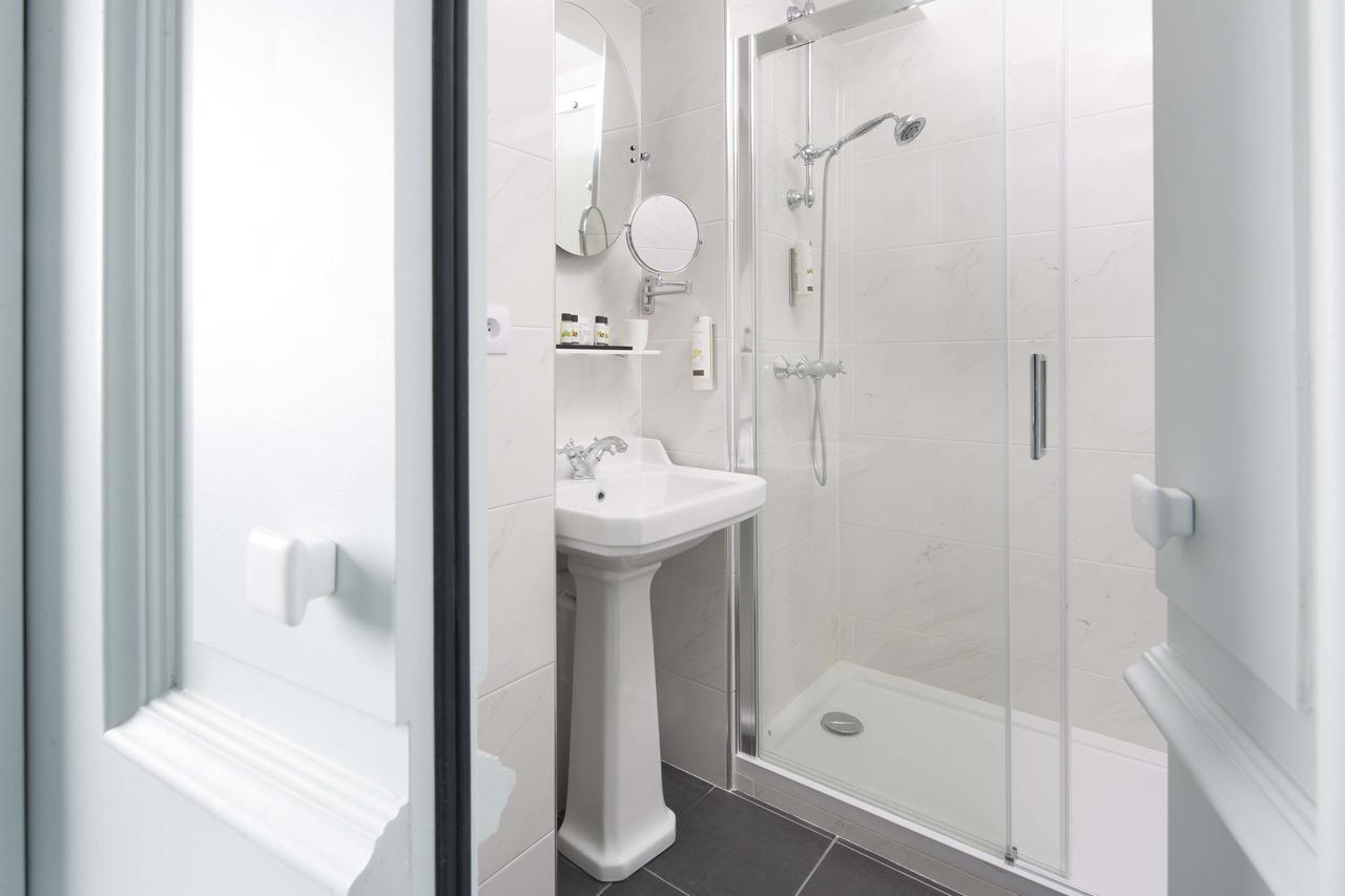 Hotel Celeste Batignolles Montmartre Париж Екстериор снимка